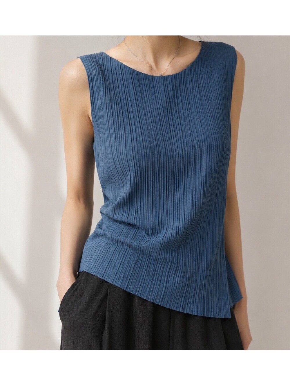 OAK + FORT Pleated Sleeveless Top Blue XS Textured Stretch Boat Neck Minimalist